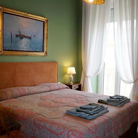 Appartamento Di Fronte Al Mare By Apulia Accommodation Bari Exterior foto